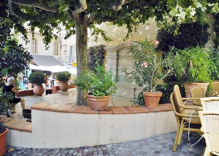 Au Lavandou - 4 Couchages, Climatise, Balcon, Piscine, Parking Inclus - Fr-1-251-480 Apartment *